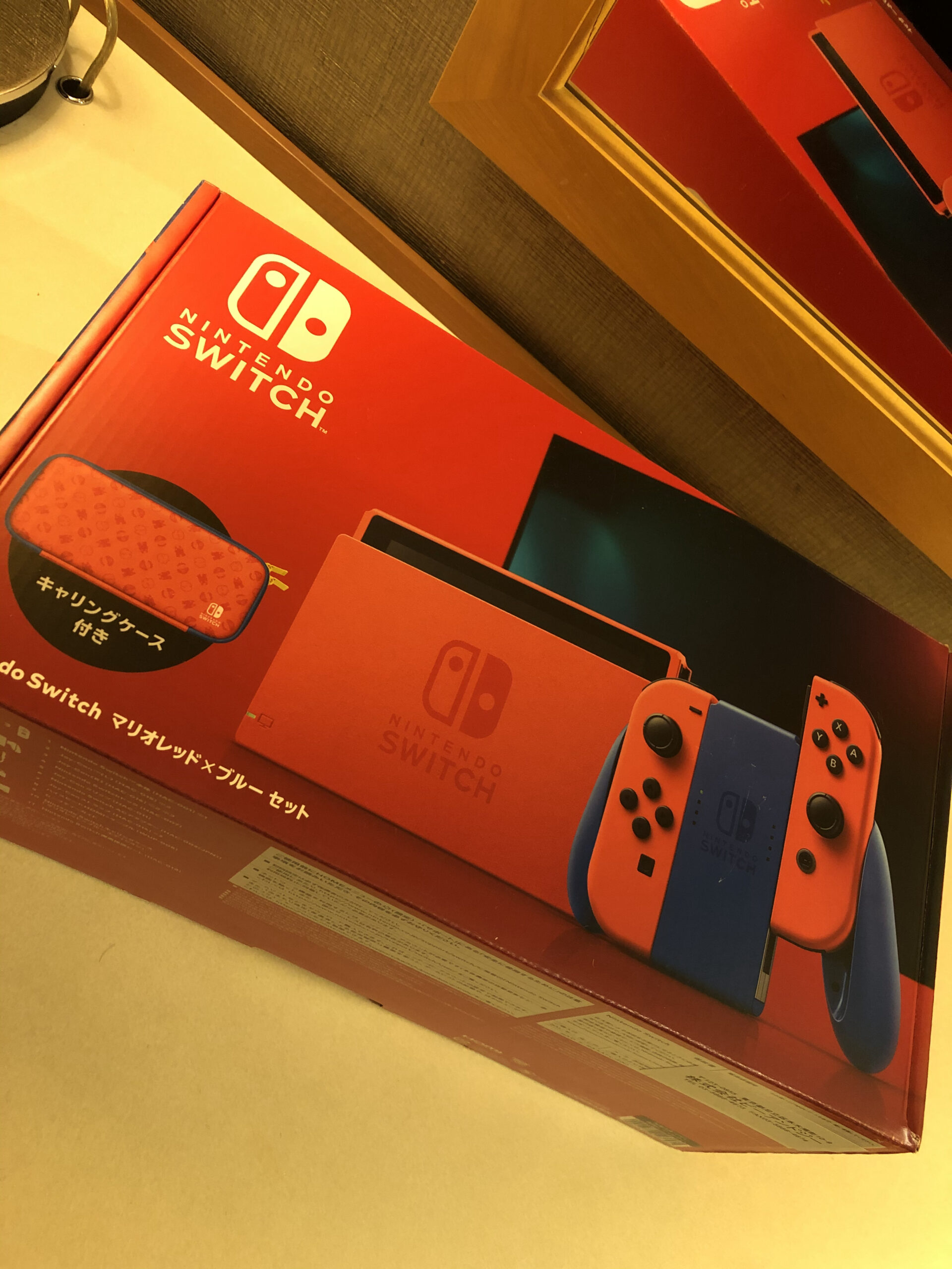 Unboxing Video: Nintendo Switch, Mario Red & Blue Edition - A carne é fraca!
