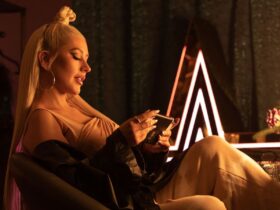 Christina Aguilera teve acesso antecipado a Pokémon Legends: Arceus e diz ser apaixonante