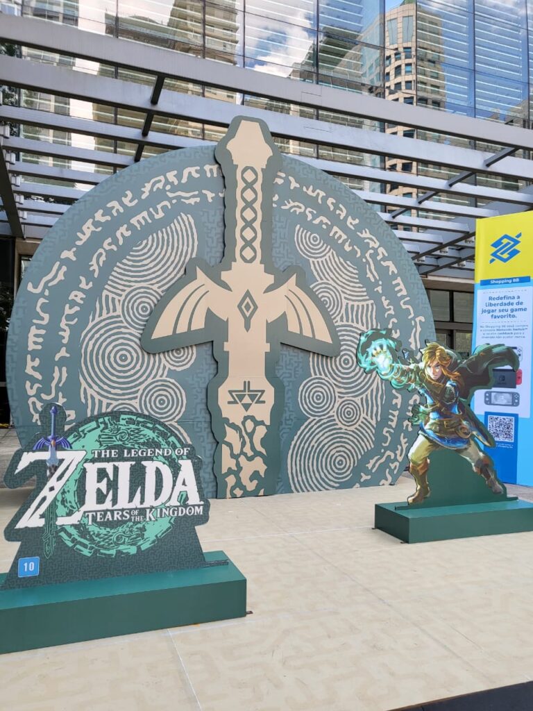 Nintendo no Brasil - Evento provendo o jogo - painel Link