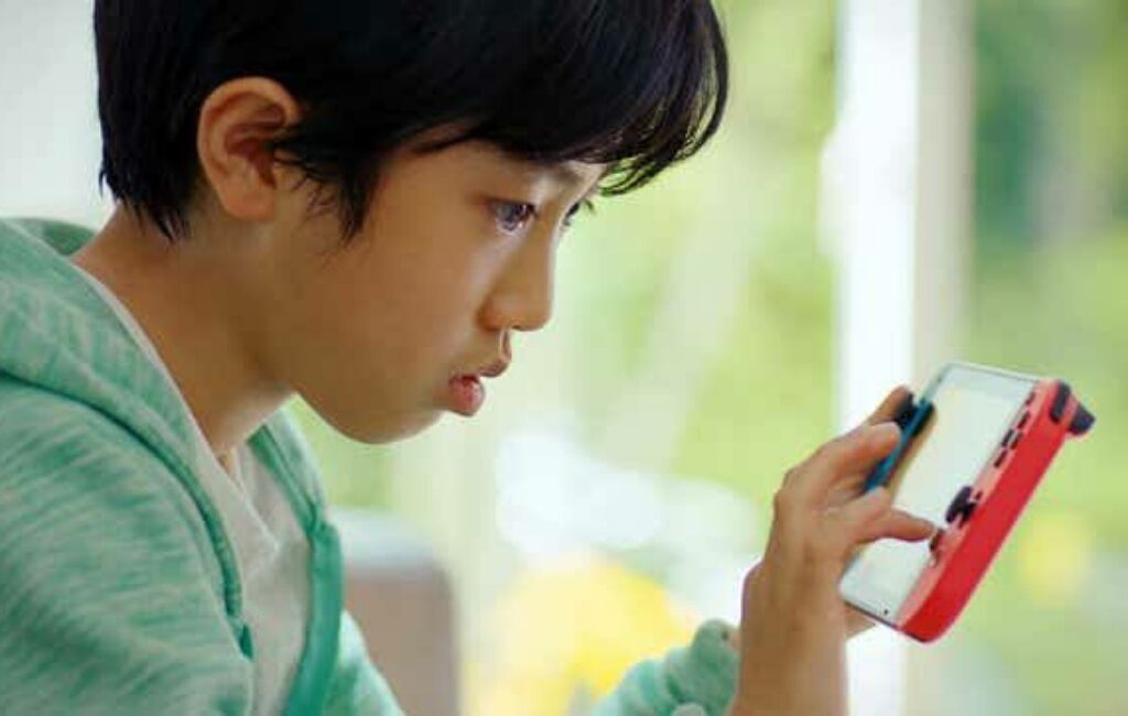 Pokémon Scarlet e Violet e X e Y ganham destaque em novo comercial do Switch no Japão