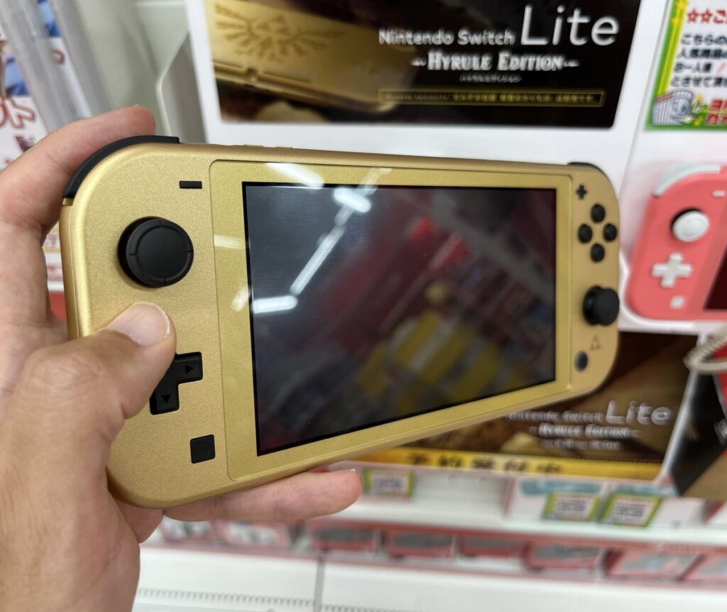 Confira imagens do modelo de Switch Lite para The Legend of Zelda: Echoes of Wisdom