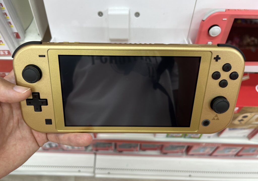 Confira imagens do modelo de Switch Lite para The Legend of Zelda: Echoes of Wisdom